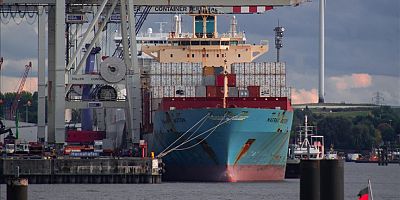 Almanya, Çinli Cosco'nun en büyük limandaki bir terminalde yüzde 24,9 hisse almasına izin verdi