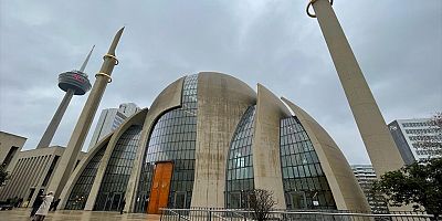 Almanya'da DİTİB Köln Merkez Camisi'ne kundaklama girişimi!