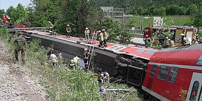 Almanya'daki tren kazasında ölenlerin sayısı 5'e yükseldi