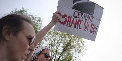 Almanya'da Filistin Kongresi'nin engellenmesi protesto edildi
