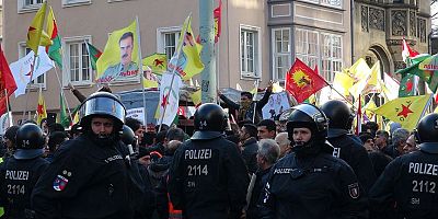 Köln'de PKK yandaşları WDR binasını işgale kalkıştı!