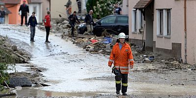 Almanya'da şiddetli fırtına nedeniyle 60 bin hane elektriksiz kaldı