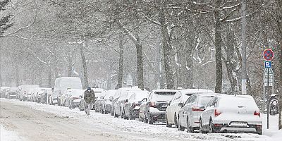 Almanya'da yoğun kar yağışı ve dondurucu soğuklar hayatı olumsuz etkiliyor