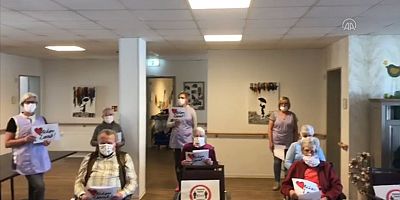 Almanya'daki huzurevi sakinlerinden YTB'nin maske desteğine şarkıyla teşekkür