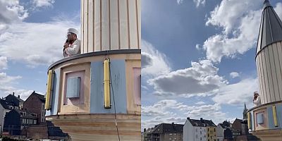 Almanya'nın Wuppertal kentinde cuma ezanı hoparlörle minareden okunmaya başlandı