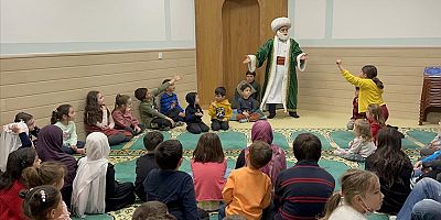 Berlin’de çocuklar iftarda Nasreddin Hoca ve geleneksel gölge oyunlarıyla eğleniyor