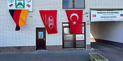 Bir camide Türk bayrağına çirkin saldırı, bir camiye de tehdit mektubu*