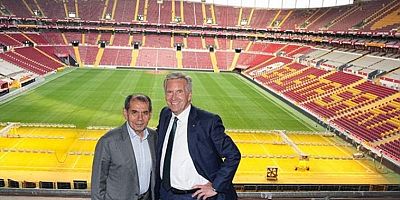 Eski Almanya Cumhurbaşkanı Christian Wulff, Galatasaray Kulübünü ziyaret etti
