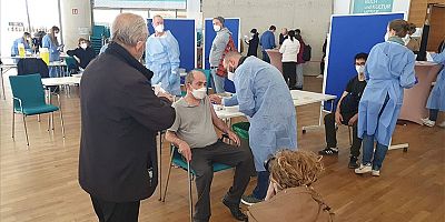 Köln DİTİB Merkez Camii’nde 3200 kişi Kovid-19 aşısı oldu