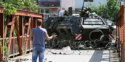 Kosova ve Lübnan'daki askerlerin görev süresi uzadı