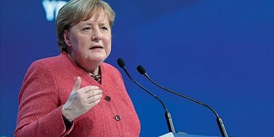 Merkel, AB'nin yasa dışı göçle mücadele misyonunun yeniden başlatılmasını istedi
