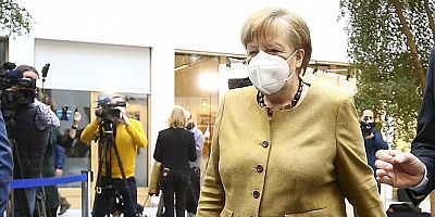Merkel BioNTech'in üretim tesisini ziyaret etti