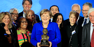 Merkel'e Fulbright Uluslararası Anlayış Ödülü
