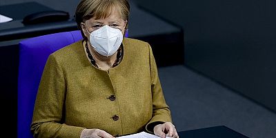 Merkel, Federal Meclis'te Kovid-19 tedbirlerini savundu