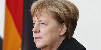 Merkel, Rusya'nın Ukrayna'ya askeri müdahalesini kınadı