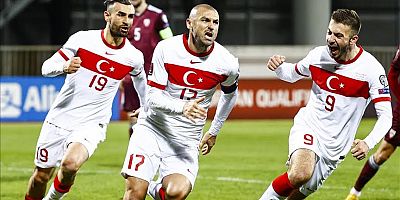 Türkiye 2022 FIFA Dünya Kupası'na katılma umudunu koruyor