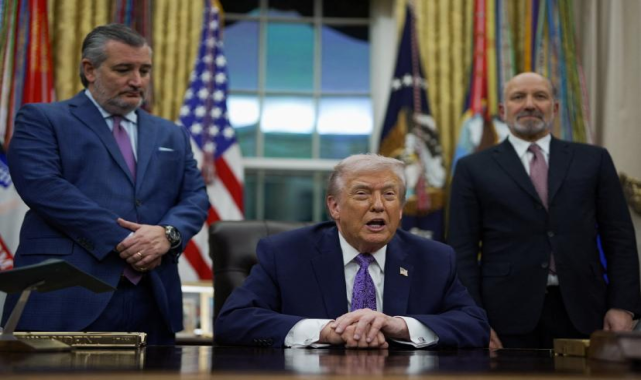 Trump Venezuela'yı yine tehdit etti. 