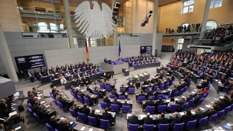 Almanya’da Bazı Milletvekillerinin Çalışanlarına Parlamento Giriş Kartı Verilmedi