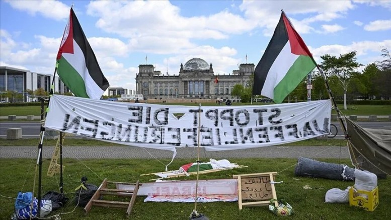 Almanya’da Filistin destekçisi aktivistler, polislerden şikayetçi