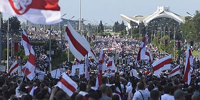 Alman hükümetinden Belarus’taki göstericilere destek