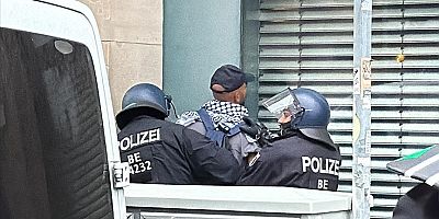 Almanya'da Filistin eylemine müdahale eden 2 polis hakkında soruşturma açıldı