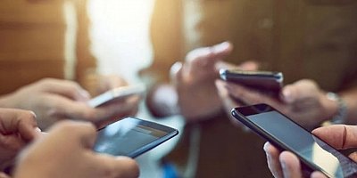 Almanya'da Hessen Eyaleti, Okullarda Cep Telefonu Kullanımını Yasaklamayı Planlıyor