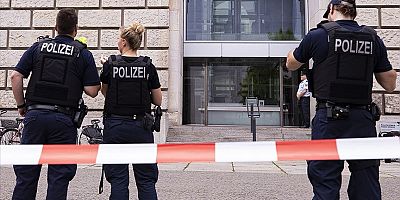 Almanya'da ırkçı paylaşımlarda bulunan 29 polis açığa alındı