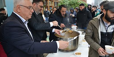 Avrupalı Kayserililer mantı yaparak depremzedelere destek oldu