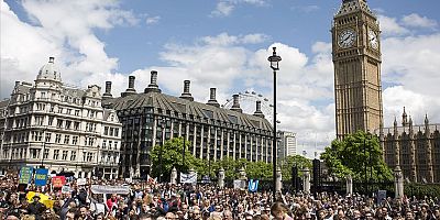 Brexit yorgunu İngilizler güçlü lider istiyor