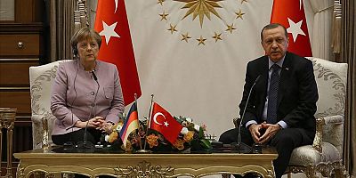 Erdoğan ile Almanya Başbakanı Merkel telefonda görüştü