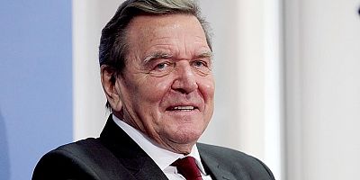 Eski Almanya Başbakanı Schröder’den Türkiye’ye övgü