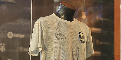 Matthaus, Maradona'nın 1986 Dünya Kupası finalinde giydiği formayı müzeye verdi