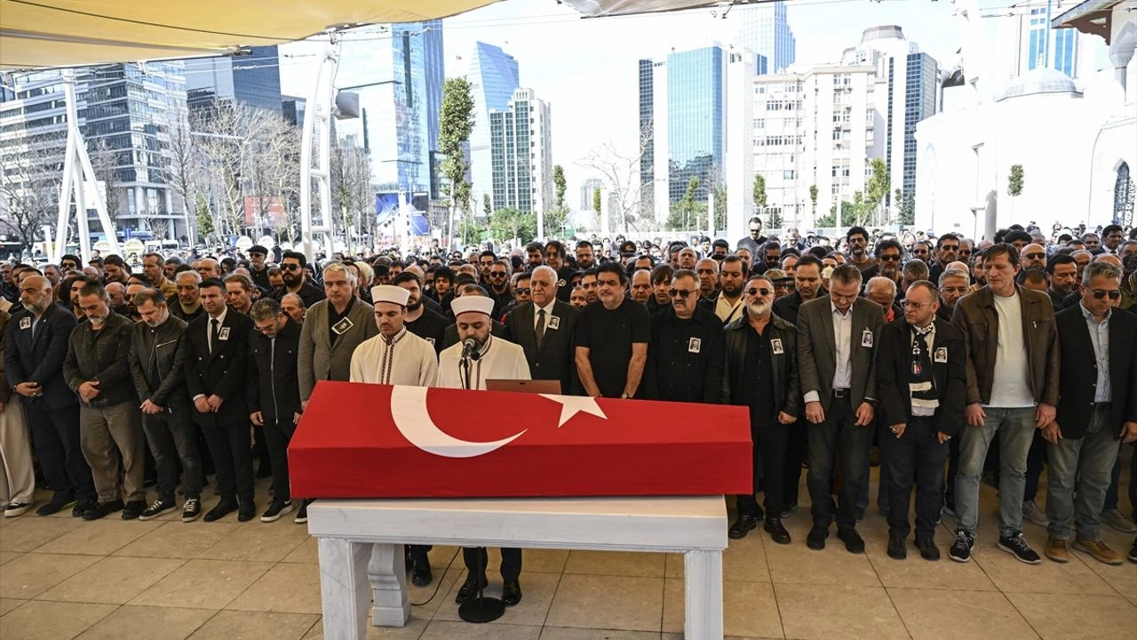 Oyuncu Şinasi Yurtsever Son Yolculuğuna Uğurlandı