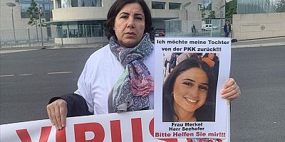 PKK tarafından kızı kaçırılan anne Başbakanlığın önünde eylem yaptı