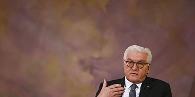 Steinmeier, Kovid-19’u atlatan kişilerle görüştü