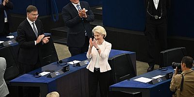Ursula von der Leyen bir kez daha AB Komisyonu Başkanı seçildi