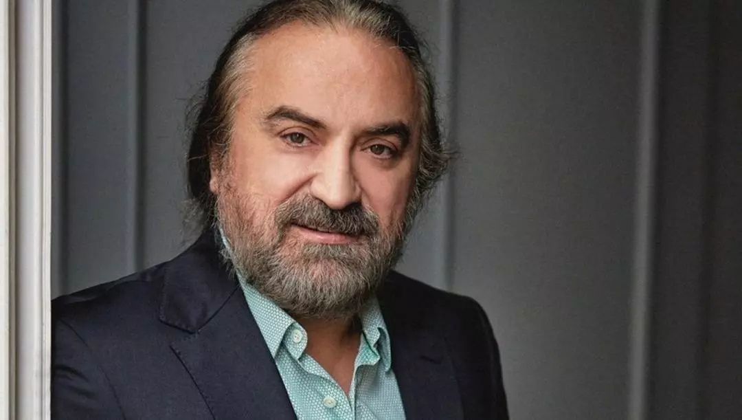 Volkan Konak’ın Ölümü Türkiye’yi Yasa Boğdu: 63 Öğrenciye Burs Veren Sanatçı