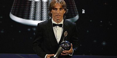 Yılın futbolcusu Modric